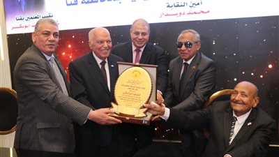 نقيب المعلمين يعلن زيادة جديدة فى الميزة التأمينية مع بداية ٢٠٢٥