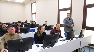 رئيس جامعة المنصورة الأهلية يتفقد اختبارات منتصف الفصل الدراسي الأول 