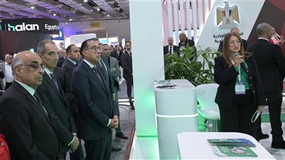 رئيس البريد يطلع رئيس الوزراء على جهود تطوير منظومة الخدمات المقدمة للمواطنين