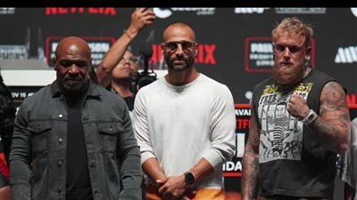 «نتفليكس» تبث مباراة المصارعة بين جيك بول ومايك تايسون 