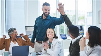 كيف يكون مدير متقلب المزاج كارثة لبيئة العمل؟