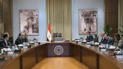 مدبولي يعلن البدء في تحويل السيارات الحكومية للعمل بالغاز الطبيعي