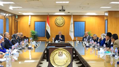 وزير التعليم.. يضع الخطوط العريضة للاستعداد لامتحانات نصف العام لصفوف النقل بالشهادة الاعدادية