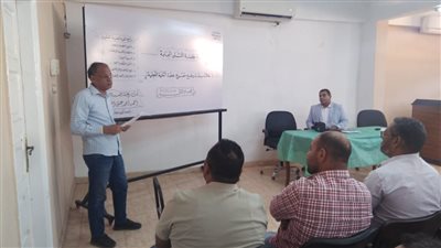 «رئيس أرمنت» يعقد جلسه تشاورية مع المواطنين لبحث خطة التنمية بالأقصر