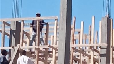 إزالة حالات بناء مخالفة دون ترخيص شمال الأقصر (صور)