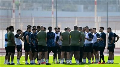 جلسة بين جوزيه جوميز ولاعبي الزمالك قبل انطلاق المران