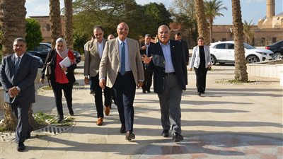 محافظ القليوبية يبحث مشروع تطوير القناطر الخيرية لوضعها على خريطة السياحة (صور)