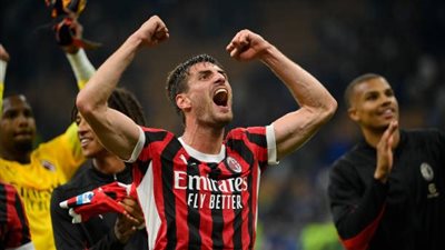 ميلان يتوصل لاتفاق مع مدافعه لتجديد عقده