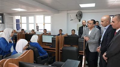 رئيس مجلس الوزراء يزف خبرا سارا لطلاب مدارس التكنولوجيا التطبيقية