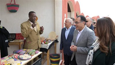 محافظ أسوان يكلف وحدة أيادى مصر بالمشاركة فى فعاليات المعرض 