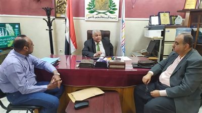 «تعليم الأقصر» تناقش آليات سد العجز فى الإداريين بالمدارس والدواوين 