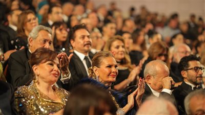 مهرجان القاهرة السينمائي يختتم الدورة 45 بإعلان الجوائز وحضور مميز لنجوم الفن (صور)