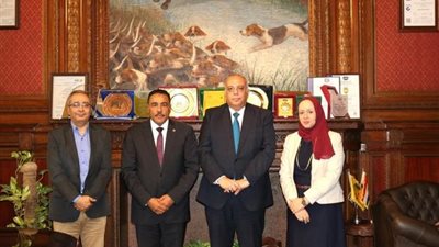 محافظ مطروح يزور مركز بحوث الصحراء بالقاهرة لتعزيز التعاون المشترك