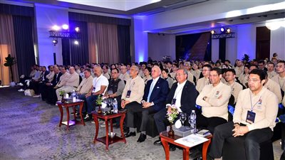 «محافظ الأقصر» يشارك في المؤتمر الحادى عشر للموردين الأجانب (صور)