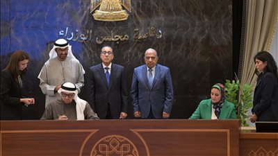 اتفاقيتين لإنتاج الكهرباء من الطاقة الشمسية وبدء تشغيل المرحلة الأولى يوليو 2025 