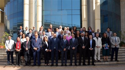 بالتعاون مع أيرباص تسليم شهادات البرنامج التدريبي لإعداد القادة إلي 30 متدربًا من مصر للطيران بأكاديمية