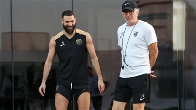 اتحاد جدة يفقتد الثنائي كريم بنزيما وفواز الصقور أمام الفتح 