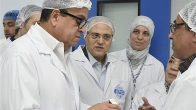 رئيس هيئة الدواء يشارك في جولة تفقدية بمصانع إيبيكو التابعة لمجموعة أكديما