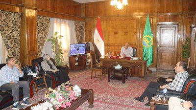 محافظ القليوبية يتابع معدلات تنفيذ خطة الرصف وتطوير الطرق