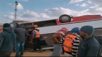 انقلاب «ميني باص» بالمعادي يسفر عن مصرع وإصابة 4 أشخاص 