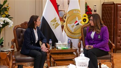 وزيرة التنمية المحلية تتابع مع محافظ البحيرة توفير السلع الغذائية بأسعار مخفضة 