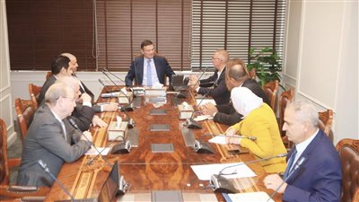 تفاصيل لقاء وزير الزراعة رئيس شركة عالمية لإدارة الأصول في القطاع الزراعي