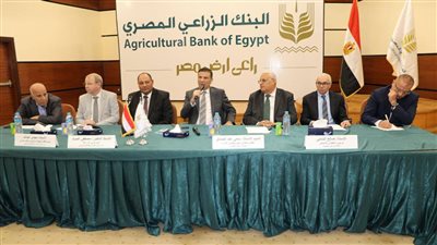 بحضور قيادات البنك الزراعي.. تفاصيل اجتماع وزير الزراعة بمنتجي الدواجن