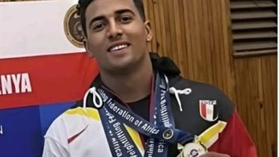 طالب بـ«رياضة» جامعة أسيوط يفوز بثلاث ميداليات ذهبية في بطولة إفريقيا لرفع الأثقال