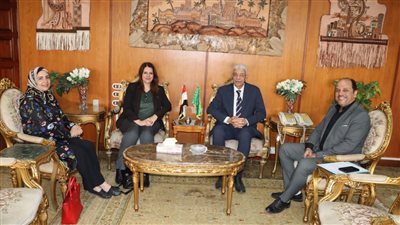 تفاصيل لقاء رئيس جامعة المنوفية بأعضاء لجان الفحص للمتقدمين للوظائف بكلية طب الأسنان