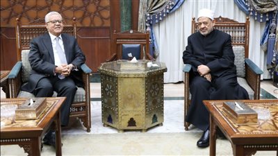 رئيس مجلس النواب يقدم العزاء لشيخ الأزهر ويناقشا تحديات التعليم الحديث 