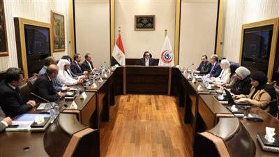 وزير الصحة يبحث مع شركة 