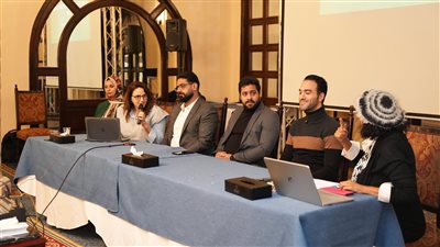 عرض تجارب بيئية في ندوة 