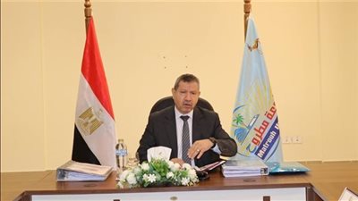 جامعة مطروح تبحث استعدادات إجراء امتحانات الفصل الدراسي الأول