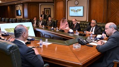 وزير الطيران المدني يبحث مع عدد من ممثلي شركات الطيران العاملة بمصر أوجه التعاون 
