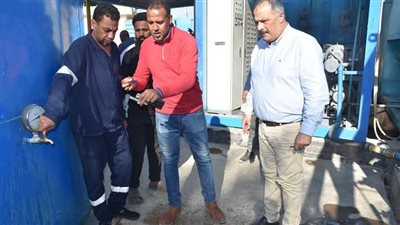 رئيس مياه الأقصر يتفقد محطات معالجة الصرف ويتابع جودة المياه بإسنا