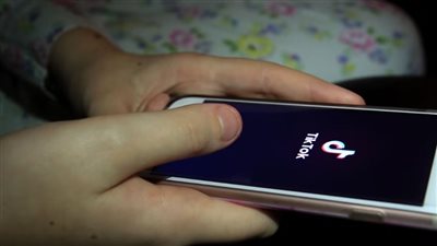 تيك توك يطالب بالأمان للمستخدمين الصغار