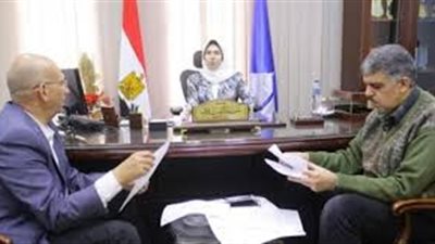 نائب محافظ دمياط تناقش خطة التحول الرقمى للديوان العام والوحدات المحلية