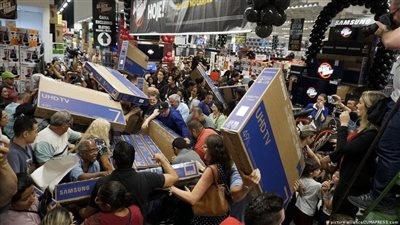 ألاعيب التجار للنصب على المواطنين بعروض وهمية في«البلاك فرايداي» 