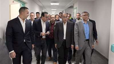 «مدبولي» يتفقد إنشاءات المبنى الجديد لمستشفى بولاق الدكرور العام