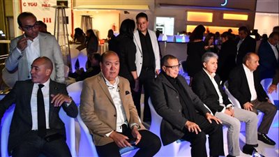 بمشاركة “تيرانا”وزير السياحة والآثار ومحافظ جنوب سيناء يطلقان مهرجان الإضاءة السنوي بميدان سوهو سكوير بشرم الشيخ 