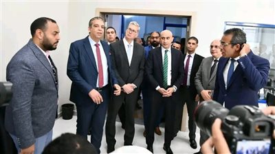 وزير البترول يتفقد عددا من مشروعات التنمية المجتمعية التي قدمها قطاع البترول وشركة إيني الإيطالية 