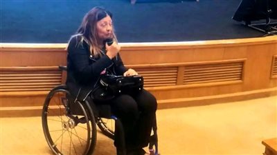 إيمان كريم تهنئ ذوي الإعاقة البصرية باليوم العالمي للكتابة بطريقة «برايل»