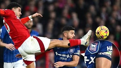 سام مرسي يرفض إرتداء شارة المثليين فى سقوط إبسويتش تاون 