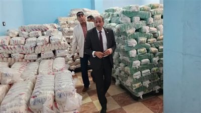 ضبط مخزن تخزين سلع غذائية غير مرخص في الأقصر «صور»