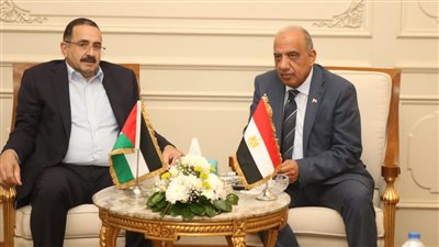 وزير الكهرباء يلتقي برئيس سلطة الطاقة والموارد الطبيعية الفلسطيني لهذا السبب