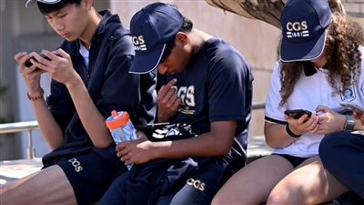 كيف يتم حظر وسائل التواصل الاجتماعي على الشباب؟