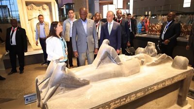 الرئيس الانتقالي لجمهورية الجابون والوفد المرافق له يزور ثلاثة مواقع أثرية بمصر