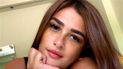 بهذه الطريقة.. ياسمين عبد العزيز تحتفل بعيد ميلاد كريم فهمي