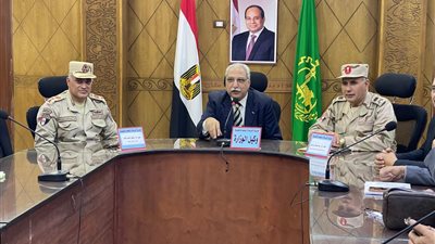 مدير «تعليم القليوبية»: تحويل مدارس الثانوي العام والرسمي لنظام التأسيس العسكرى 