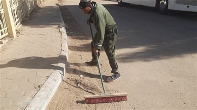 الأقصر تواصل شن حملات نظافة الشوارع بالمدينة